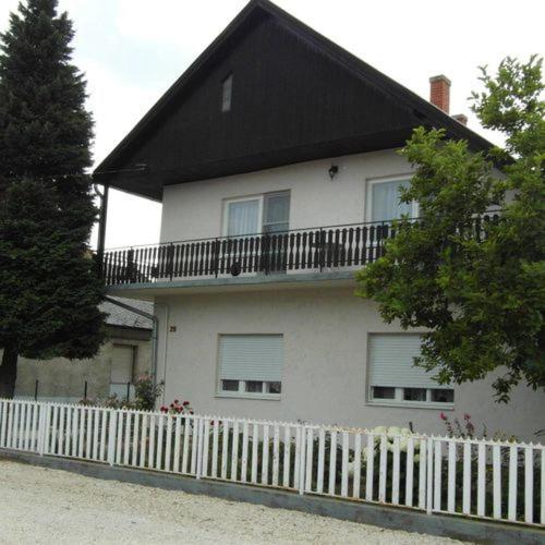 Ilona Apartmanok Balatonboglar Luaran gambar